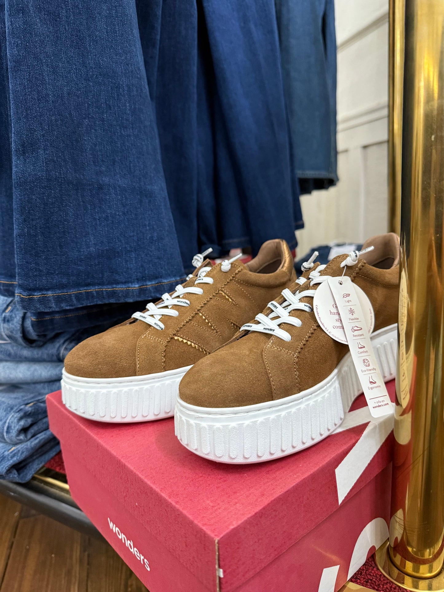 Wonders suede sneaker