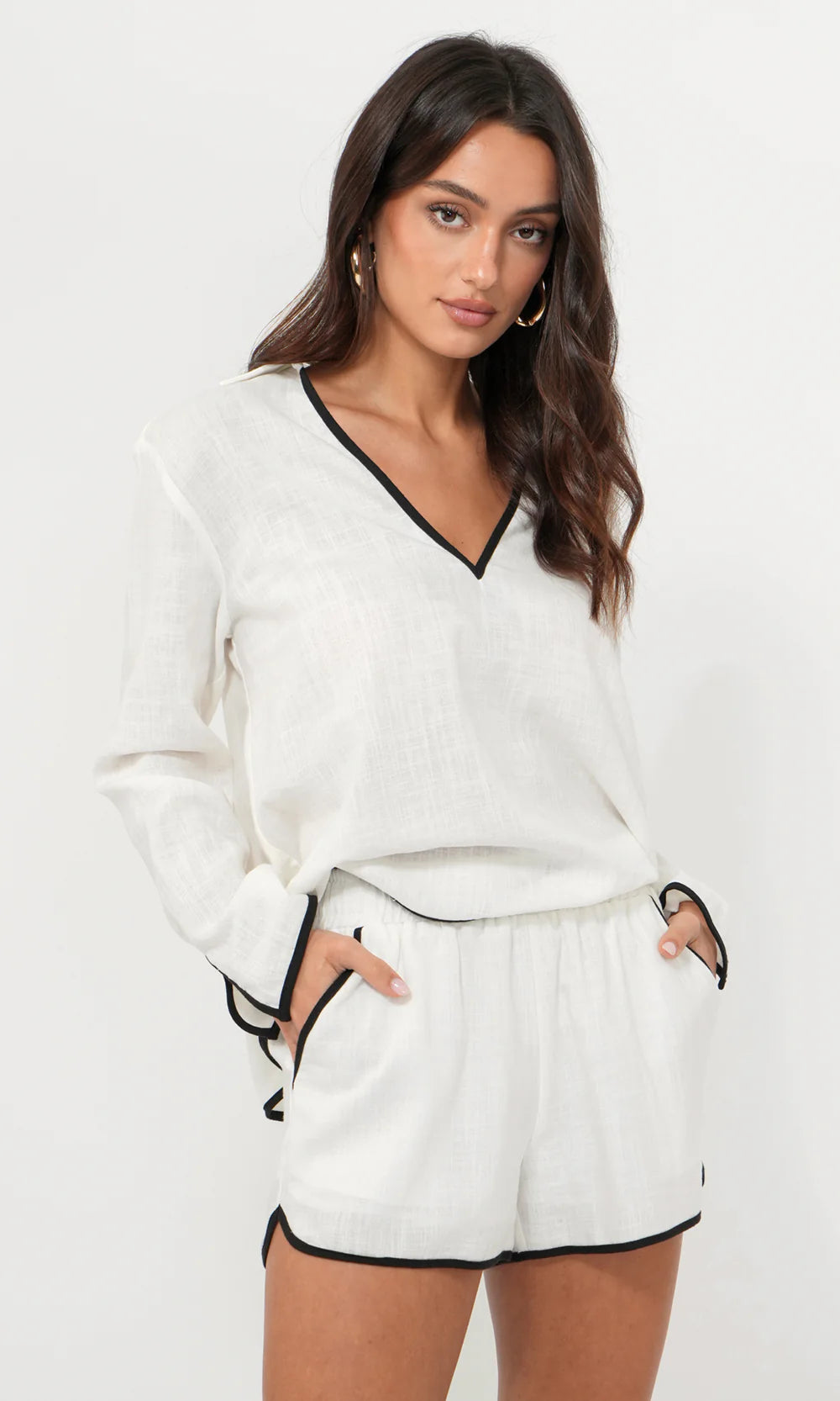 Beverly Linen Dolphin Hem  Shorts