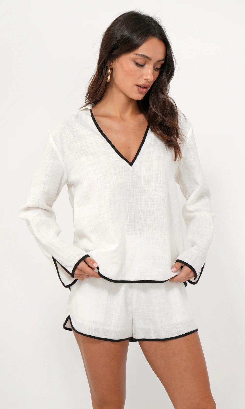Beverly Linen Dolphin Hem  Shorts
