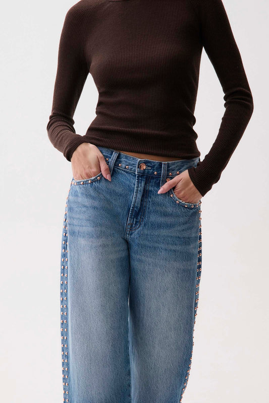 LEXI MID RISE BOWED STRAIGHT - STAR STUDDED