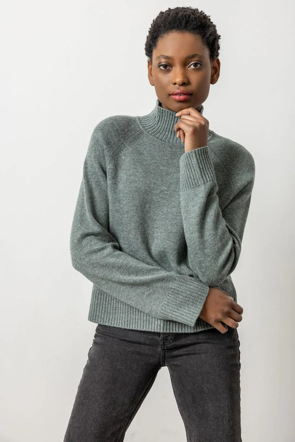 Full Sleeve Turtleneck Sweater in Heron