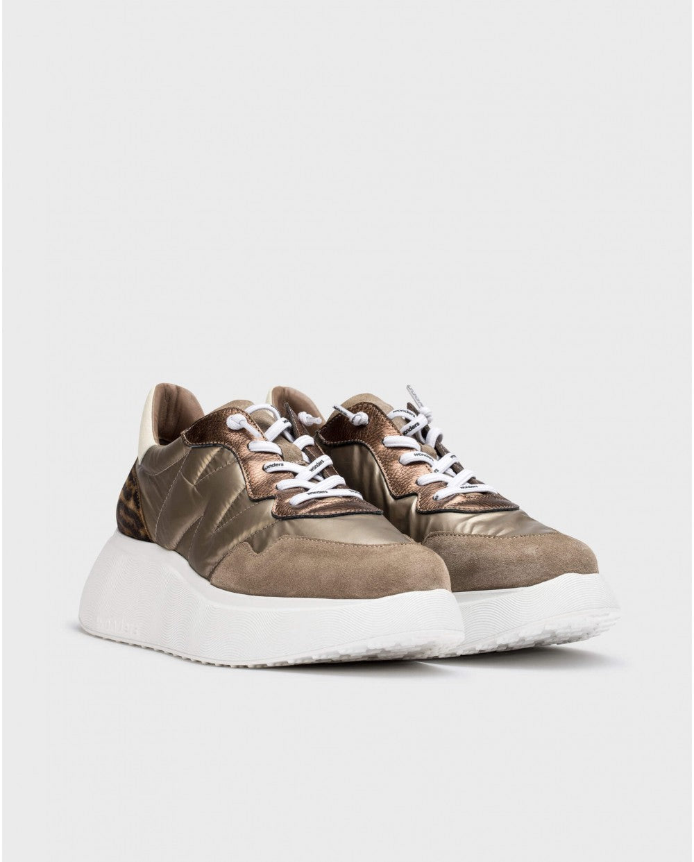 Brown Wonders Sneakers