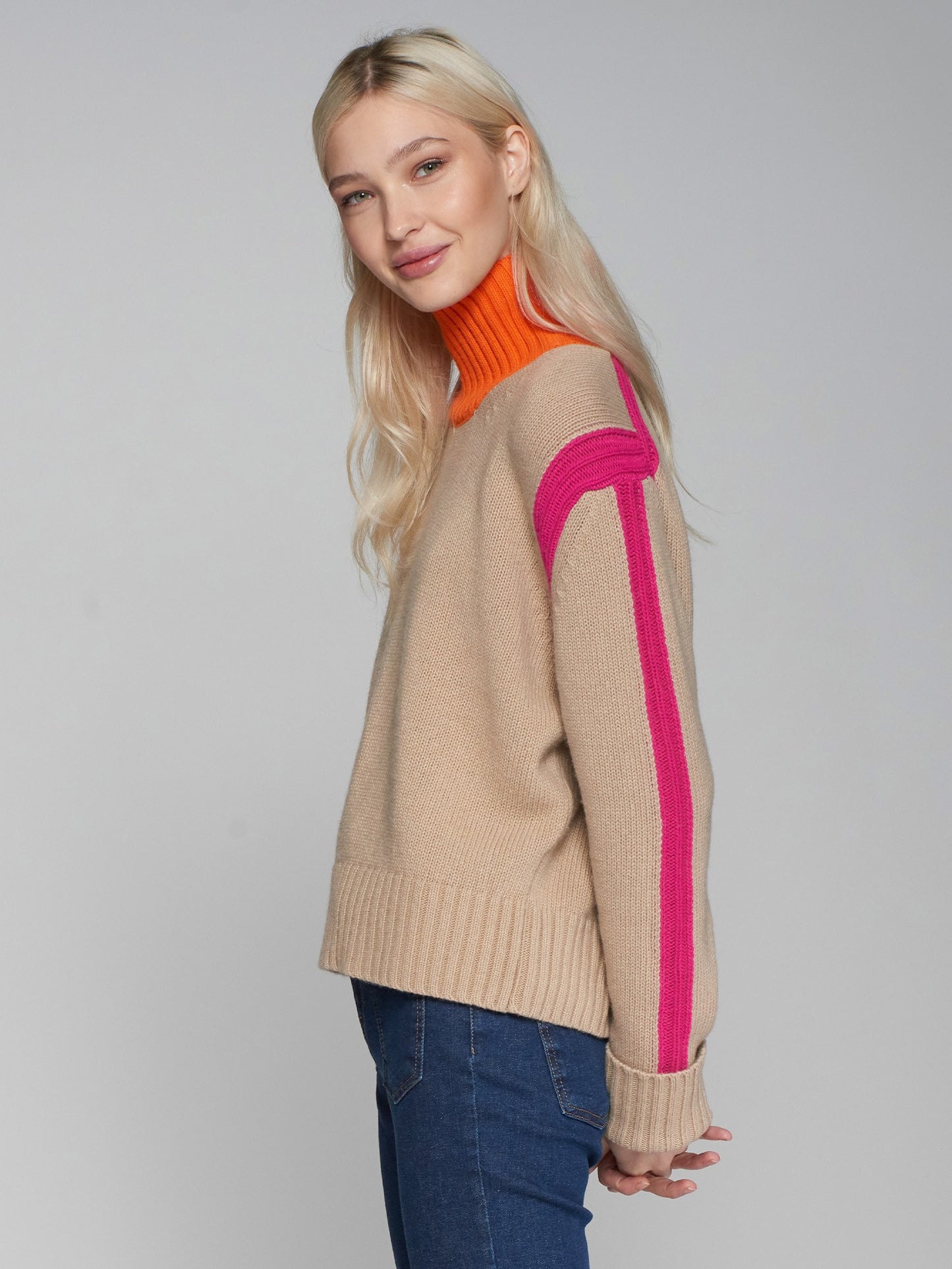 KNITWEAR BEIGE TURTLENECK JUMPER NEON PINK